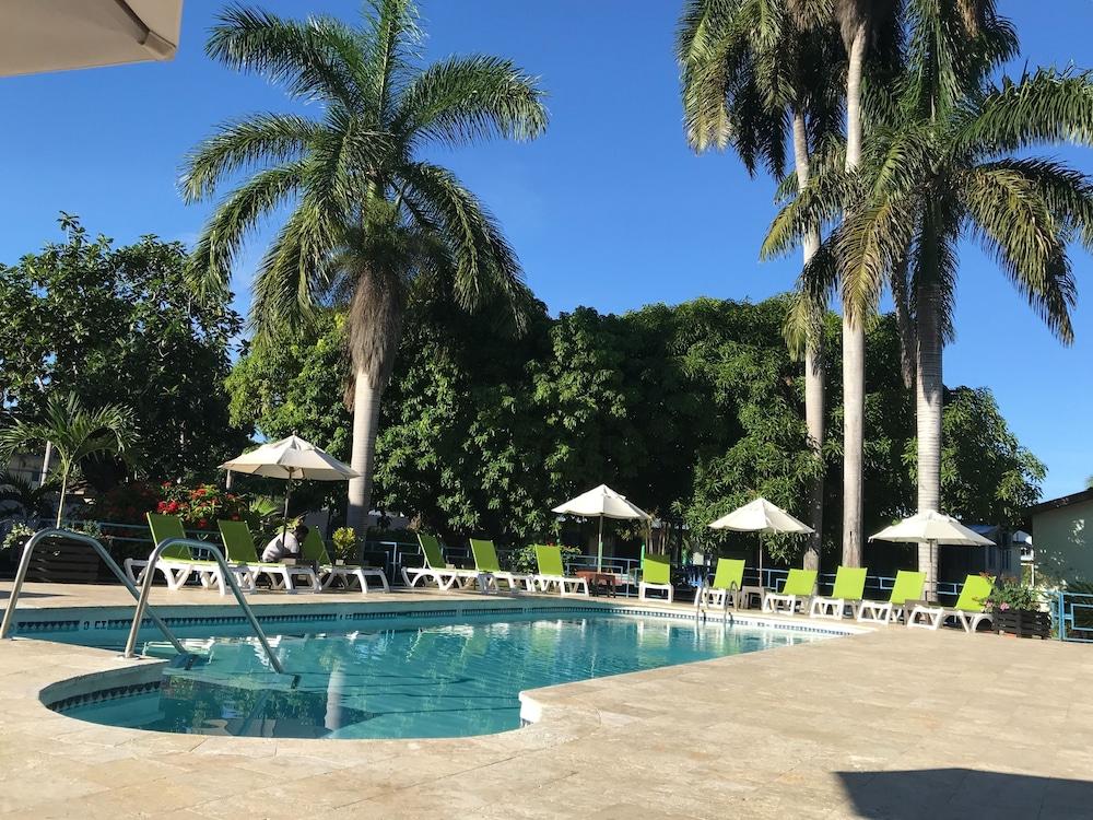 Toby'S Resort 몬테고 베이 외부 사진